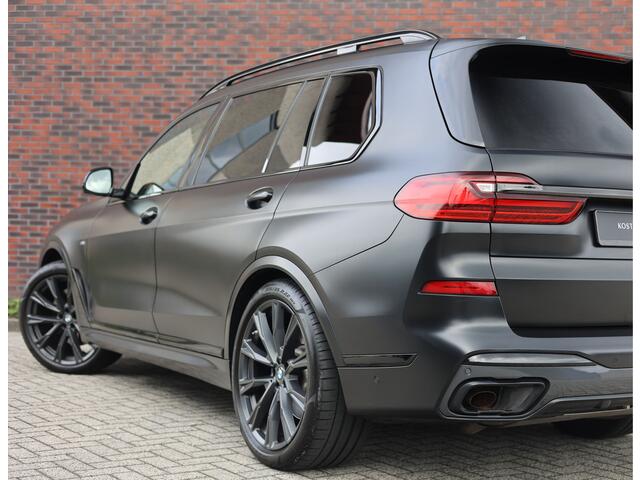 BMW X7 40i xDrive | HUD - Sky Lounge