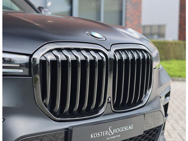 BMW X7 40i xDrive | HUD - Sky Lounge