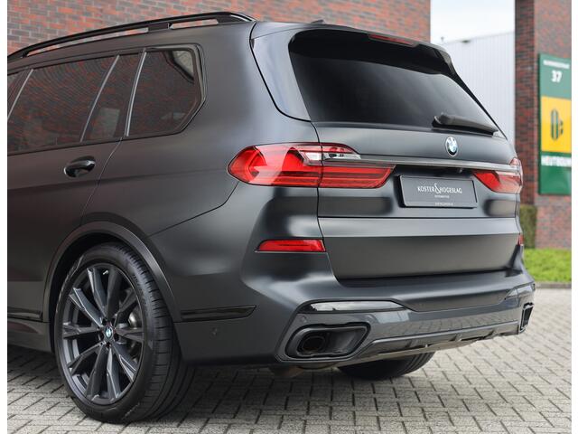 BMW X7 40i xDrive | HUD - Sky Lounge