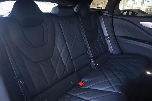 BMW XM 50e Bowers & Wilkins Diamond Surround Sound Systeem | Elektr. Trekhaak