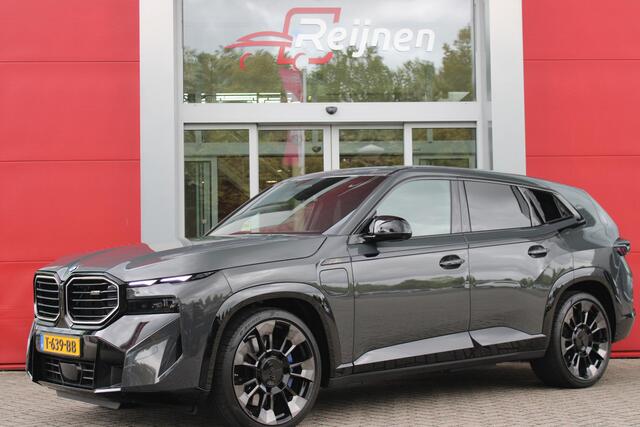 BMW XM 654PK PHEV 30 kWh | 23" LICHTMETALEN VELGEN JETBLACK | SOFT CLOSE | ELEKTRISCH WEGKLAPBARE TREKHAAK | M SPORTREMMEN | DRIVING ASSISTANCE PROFESSIONAL O.A. (ADAPTIVE CRUISE CONTROL/DODEHOEK DETECTIE) | BOWERS & WILKINS SOUND SYSTEM | LASER LIGHT KOPLAMPEN 