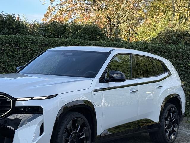 BMW XM 50e | 23" | Individual leder | Harman/kardon | Trekhaak | Co Pilot | Stoelver. + massage + ventilatie