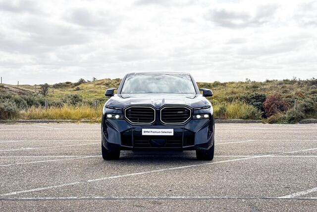 BMW XM PHEV 30 kWh | M Driver's Pack | Bowers & Wilkins | Iconic Glow | Soft-close | Trekhaak |