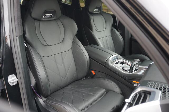BMW XM PHEV Label Red | M Drivers Package