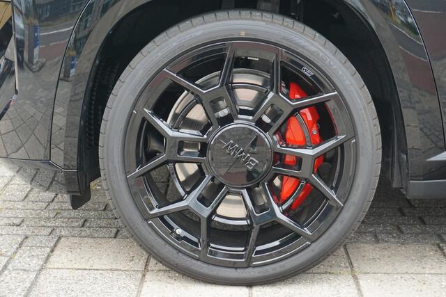 BMW XM PHEV Label Red | M Drivers Package