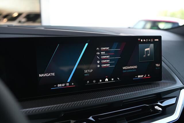 BMW XM PHEV 50e Automaat / Trekhaak / Bowers & Wilkins / M Multifunctionele Stoelen / Adaptief M Onderstel Professional / Parking Assistant Plus / Soft-Close