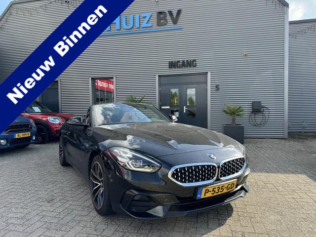 BMW Z4 Roadster sDrive20i High Executive Sport Line Harman - Kardon LED Leder 18 inch DAB Stuurverwarming Stoelverwarming Achteruitrijcamera