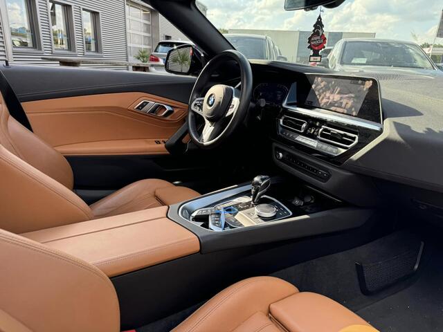 BMW Z4 Roadster sDrive20i High Executive Sport Line Harman - Kardon LED Leder 18 inch DAB Stuurverwarming Stoelverwarming Achteruitrijcamera