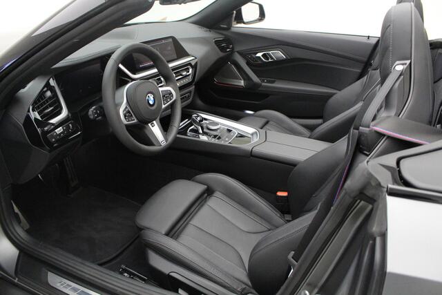 BMW Z4 Roadster sDrive20i M-Sport Plus | Frozen Grey Mat | 19" | Elek. versteb. stoelen | Harman Kardon