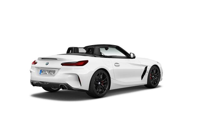 BMW Z4 Roadster sDrive20i M Sport Plus Pack | 19'' LMV Jet Black | Harman Kardon Audio | Active Cruise Control