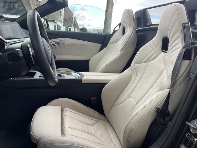 BMW Z4 Roadster M40i High Executive Edi Frozen Green Head Up Camer