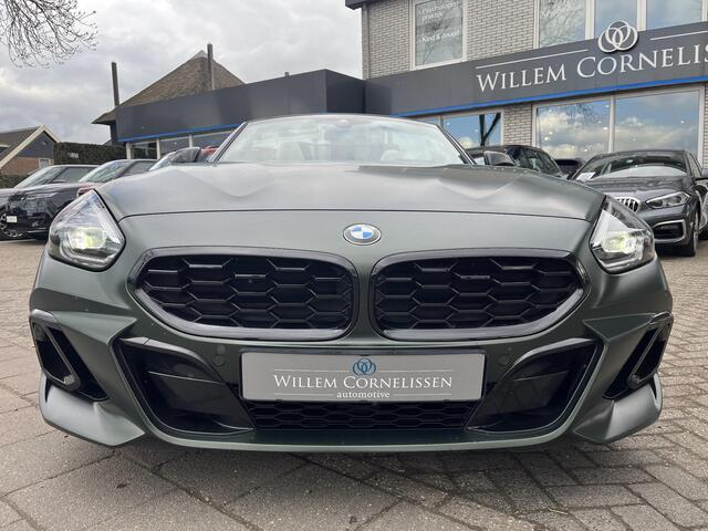 BMW Z4 Roadster M40i High Executive Edi Frozen Green Head Up Camer