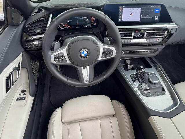 BMW Z4 Roadster M40i High Executive Edi Frozen Green Head Up Camer
