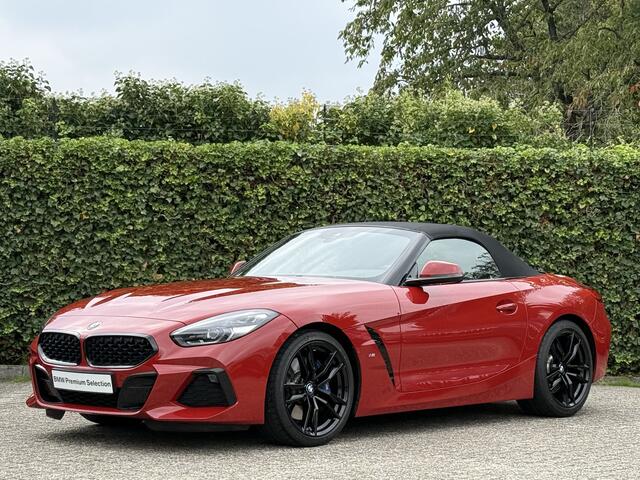 BMW Z4 Roadster sDrive30i M-Sport | High Exe | 19" | HiFi | Stoelverw. | Sensatec Dash | Ambiance | PDC