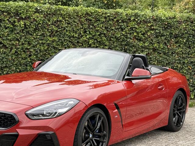 BMW Z4 Roadster sDrive30i M-Sport | High Exe | 19" | HiFi | Stoelverw. | Sensatec Dash | Ambiance | PDC