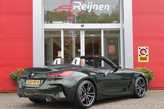 BMW Z4 Roadster sDRIVE 20i HIGH EXECUTIVE M-SPORT AUTOMAAT | M INTERIEURPAKKET | M EXTERIEURPAKKET | M SPORTSTUUR | 19" VIJFDUBBELSPAAKS M SPORTWIELEN | NAVIGATIE | DRAADLOZE APPLE CARPLAY / ANDROID AUTO | LEDER VERNASCA COGNAC | STOEL / STUUR VERWARMING | ACH