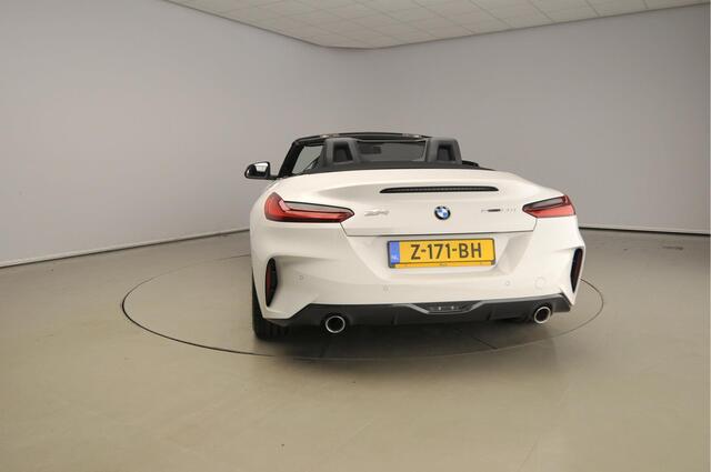 BMW Z4 Roadster sDrive20i Handgeschakeld | 18 inch LM M Dubbelspaak | Driving Assistant | HiFi System | M Aerodynamicapakket | Comfort Access