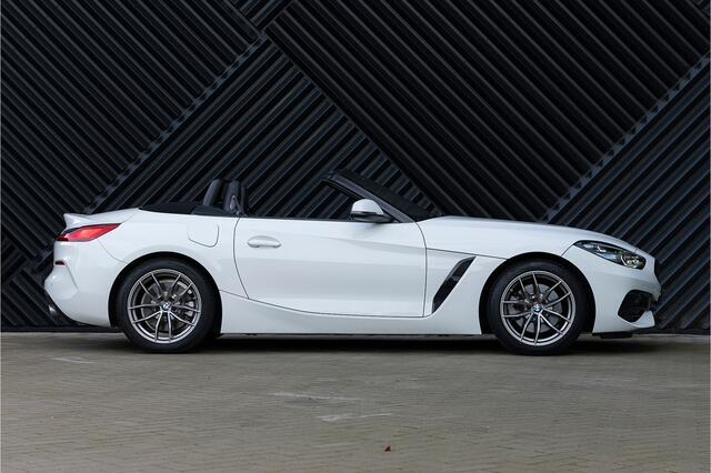 BMW Z4 Roadster sDrive20i High Executive Driving Assist Live Cockpit Keyless Stuurverw. Stoelverw. Led