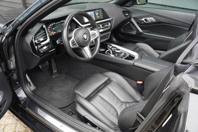 BMW Z4 Roadster M40i High Executive - 340 PK - M SPORT PLUS - LEDER - CAMERA - HEAD UP - CARPLAY -