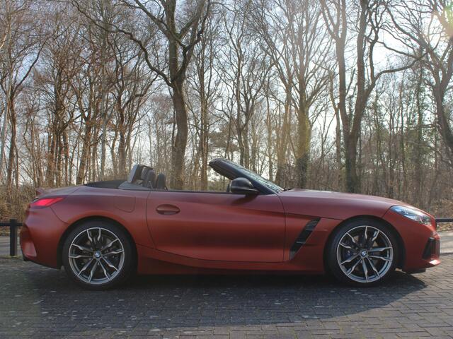 BMW Z4 Roadster M40i First Edition Frozen Orange