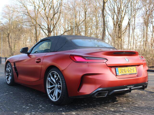BMW Z4 Roadster M40i First Edition Frozen Orange