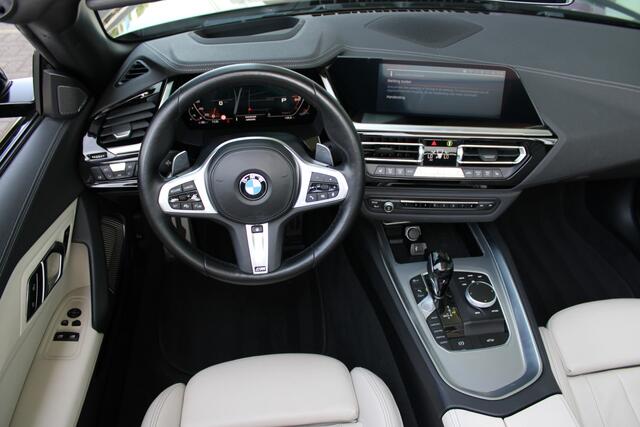 BMW Z4 Roadster M40i Automaat / Sportstoelen / Comfort Access / Achteruitrijcamera / Adaptieve LED / Head-Up / Harman Kardon