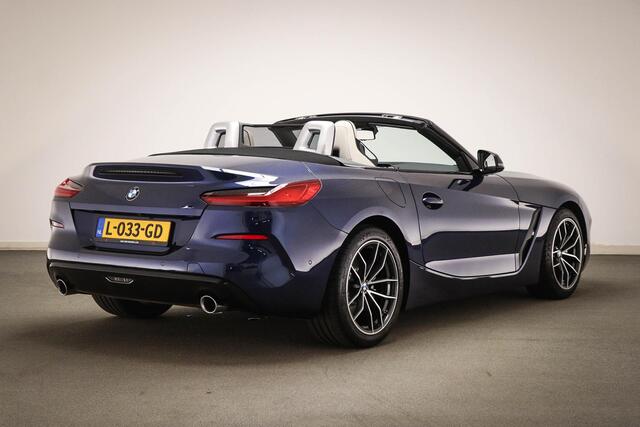 BMW Z4 Roadster sDrive20i High Executive | SAFETY / AUDIO MEDIA / STOELEN / PARKING- PACK | STUURVERWARMING | HEAD UP | SFEERVERLICHTING | 18"