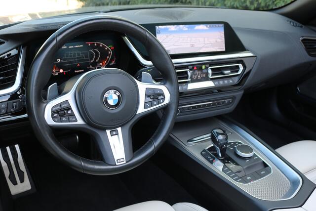 BMW Z4 Roadster M40i High Executive 340PK (Sportleder Carplay ACC HeadUp HarmanKardon Keyless Full-Led Windschot 19InchLMV)