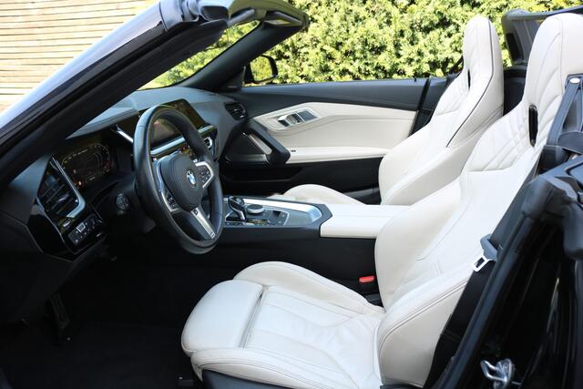 BMW Z4 Roadster M40i High Executive 340PK (Sportleder Carplay ACC HeadUp HarmanKardon Keyless Full-Led Windschot 19InchLMV)