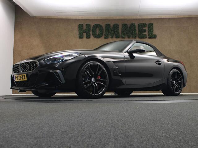 BMW Z4 Roadster M40i High Executive - 6 CILINDER MOTOR - 340 PK!! - LEDEREN BEKLEDING - ELEKTRISCHE STOELVERSTELLING VOORSTOELEN - ELEKTRISCHE KAP - NAVIGATIE - SCHAKELFLIPPERS ACHTER HET STUUR - HARMAN KARDON AUDIO - VOORSTOELEN VERWARMD - WINDSCHERM - MICHELIN PILOT SUPER SPORT BANDEN - 19 INCH LICHT METALEN VELGEN - HEAD UP DISPLAY - ACHTERWIELAANDRIJVING