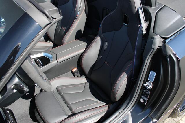 BMW Z4 Roadster sDrive20i Automaat / M Sportstoelen / Achteruitrijcamera / Adaptieve LED / Comfort Access / Head-Up / Active Cruise Control