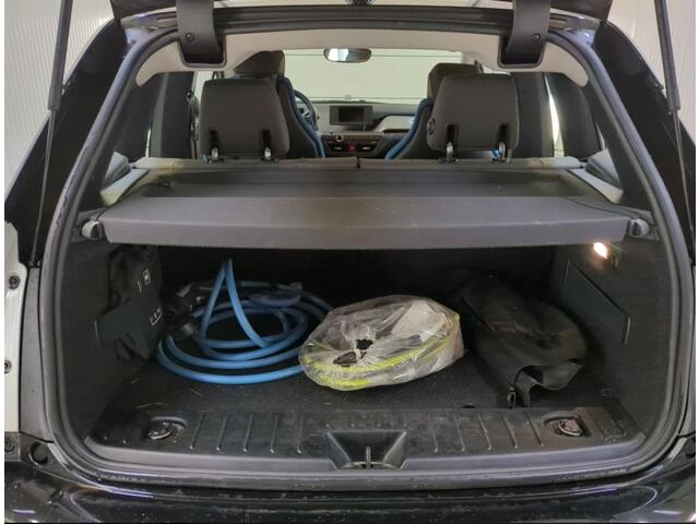 BMW i3 Basis 120Ah 42 kWh 1e-Eig, Keurig-Onderh, 12-Mnd-BOVAG, NL-Auto, Warmtepomp, Cruisecontrol, Keyless-Start, Parkeersensoren, Navigatie, Airco, Bluetooth, Stoelverwarming, Licht-Zicht-Pakket, Lm-Velgen-19Inch, Privacy-Glas
