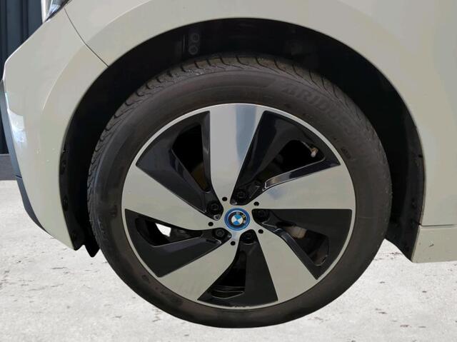 BMW i3 Basis 120Ah 42 kWh 1e-Eig, Keurig-Onderh, 12-Mnd-BOVAG, NL-Auto, Warmtepomp, Cruisecontrol, Keyless-Start, Parkeersensoren, Navigatie, Airco, Bluetooth, Stoelverwarming, Licht-Zicht-Pakket, Lm-Velgen-19Inch, Privacy-Glas