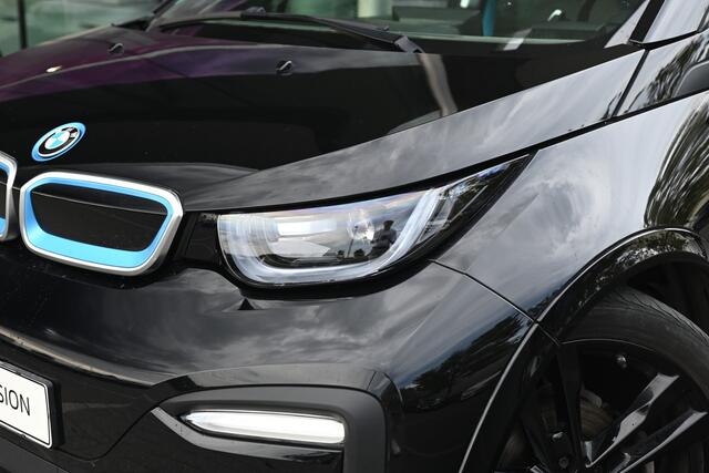 BMW i3 Basis 120Ah 42 kWh Automaat / Camera / Harman Kardon / Cruise Control / Comfort Access / DAB / PDC / 20" LMV