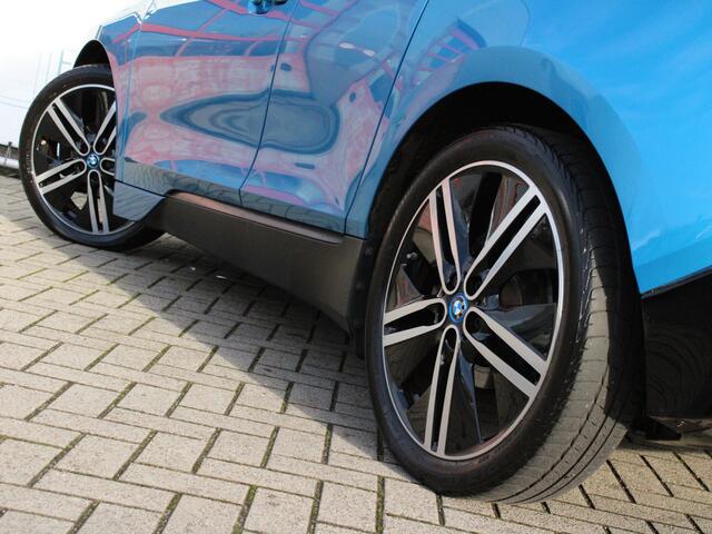 BMW i3 Basis 94Ah 33 kWh PANODAK | LEDER | NL AUTO