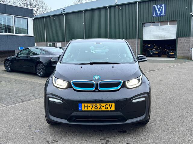BMW i3 Executive Edition 120Ah 42 kWh UNIEKE KMSTAND |