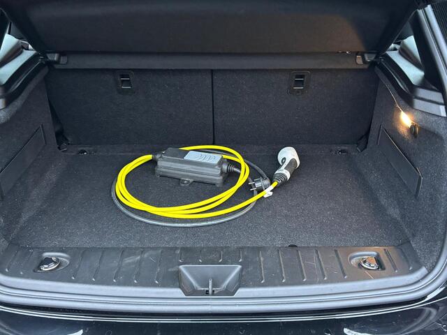 BMW i3 Executive Edition 120Ah 42 kWh UNIEKE KMSTAND |