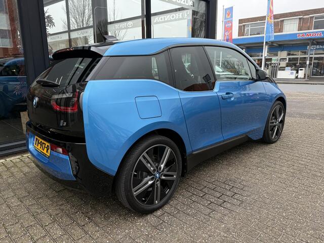 BMW i3 High Executive 94Ah 33 kWh LED / Leder / Warmtepomp / Navigatie / Alu 20 inch