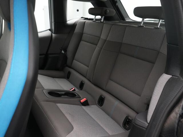 BMW i3 120Ah 42 kWh - Warmtepomp - Achteruitrijcamera - Navigatie - Stoelverwarming