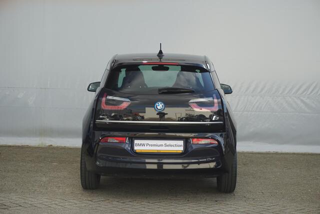 BMW i3 120Ah 19'' / Stoelverwarming / Comfort Pack / BMW Service Inclusive 10 Jaar / Extra getint glas