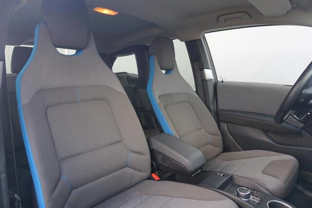 BMW i3 120Ah 19'' / Stoelverwarming / Comfort Pack / BMW Service Inclusive 10 Jaar / Extra getint glas