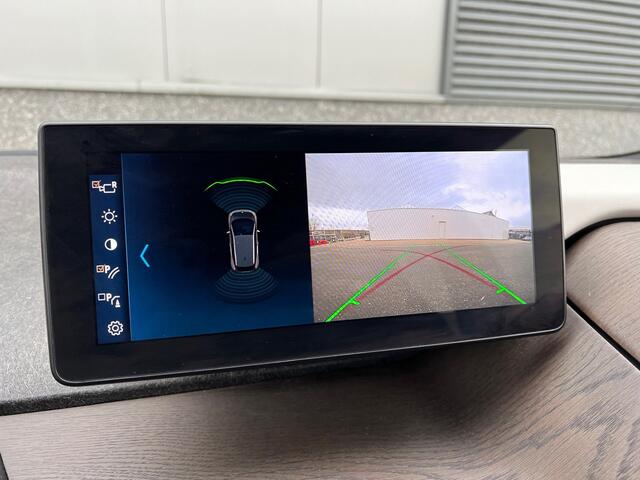 BMW i3 S 184pk Lodge 120Ah 42 kWh/S-dak/H-Kardon/Carplay/Camera/3-fase/20"