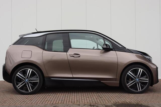 BMW i3 Executive Edition 120Ah 42 kWh / Harman Kardon / Extra Getint Glas / Comfort Access / Driving Assistant Plus / Achteruitrijcamera /
