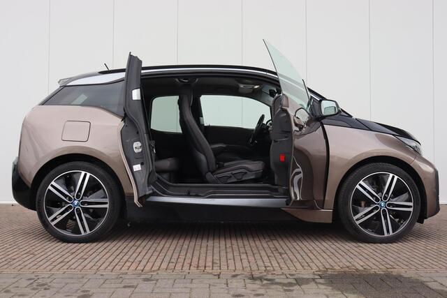 BMW i3 Executive Edition 120Ah 42 kWh / Harman Kardon / Extra Getint Glas / Comfort Access / Driving Assistant Plus / Achteruitrijcamera /
