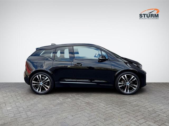 BMW i3 Dark Shadow Edition 120Ah 42 kWh | Navigatie | Camera | Adapt. Cruise Control | LED Koplampen | 20'' Velgen | Stoelverwarming | Rijklaarprijs!