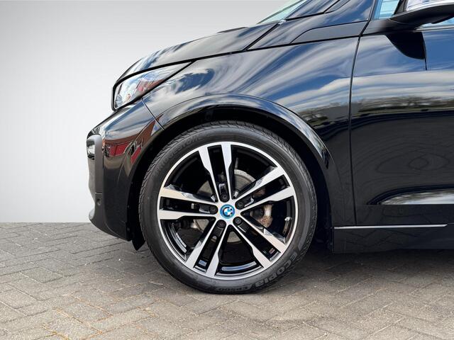 BMW i3 Dark Shadow Edition 120Ah 42 kWh | Navigatie | Camera | Adapt. Cruise Control | LED Koplampen | 20'' Velgen | Stoelverwarming | Rijklaarprijs!