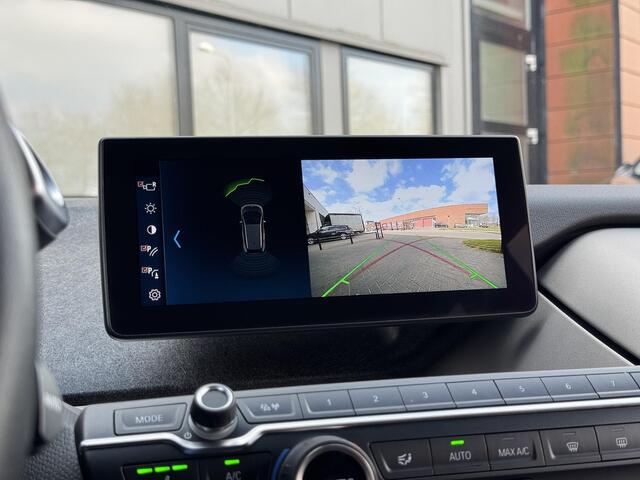 BMW i3 Dark Shadow Edition 120Ah 42 kWh | Navigatie | Camera | Adapt. Cruise Control | LED Koplampen | 20'' Velgen | Stoelverwarming | Rijklaarprijs!