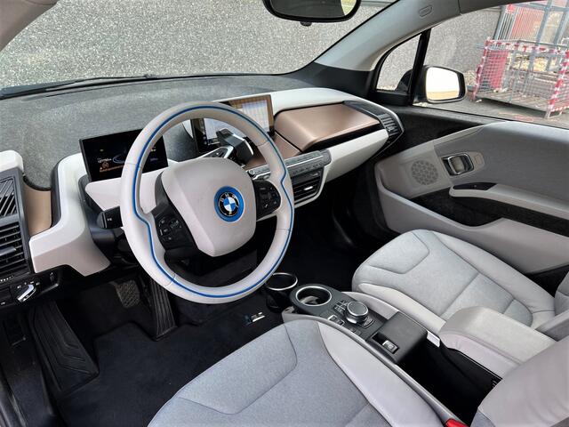 BMW i3 S Executive 120Ah/ 42 kWh/184pk/3-Fase/20"/W-pomp/Loft