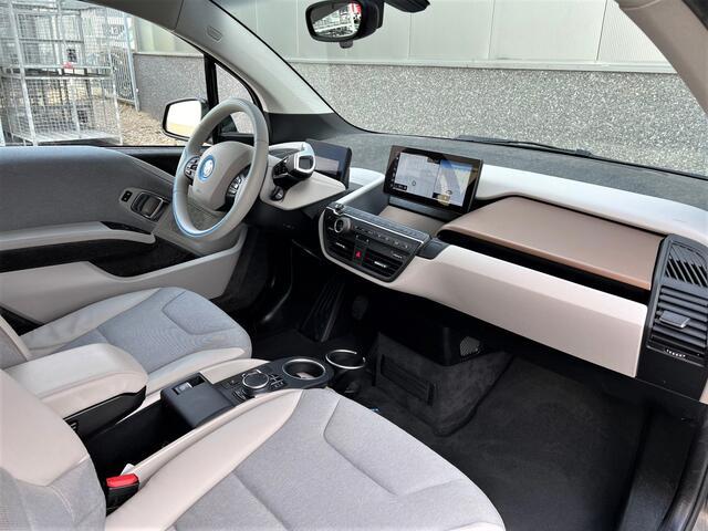 BMW i3 S Executive 120Ah/ 42 kWh/184pk/3-Fase/20"/W-pomp/Loft