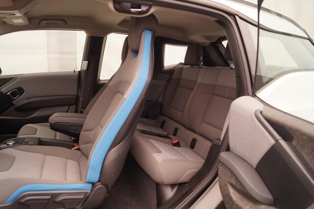 BMW i3 Basis 120Ah 42kWh -WARMTEPOMP-NAVI-ECC-PDC-